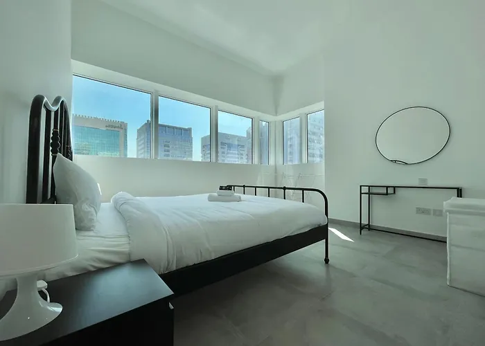 Deluxe One-Bedroom Apartment